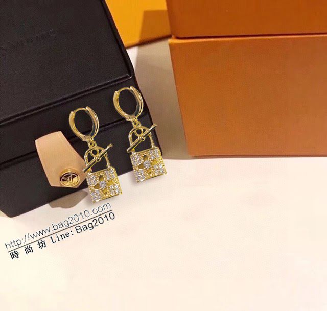 Louis Vuitton新款飾品 路易威登進口晶鑽鏈條鎖耳釘 LV四葉草鎖頭滿鑽耳環耳吊  zglv2240